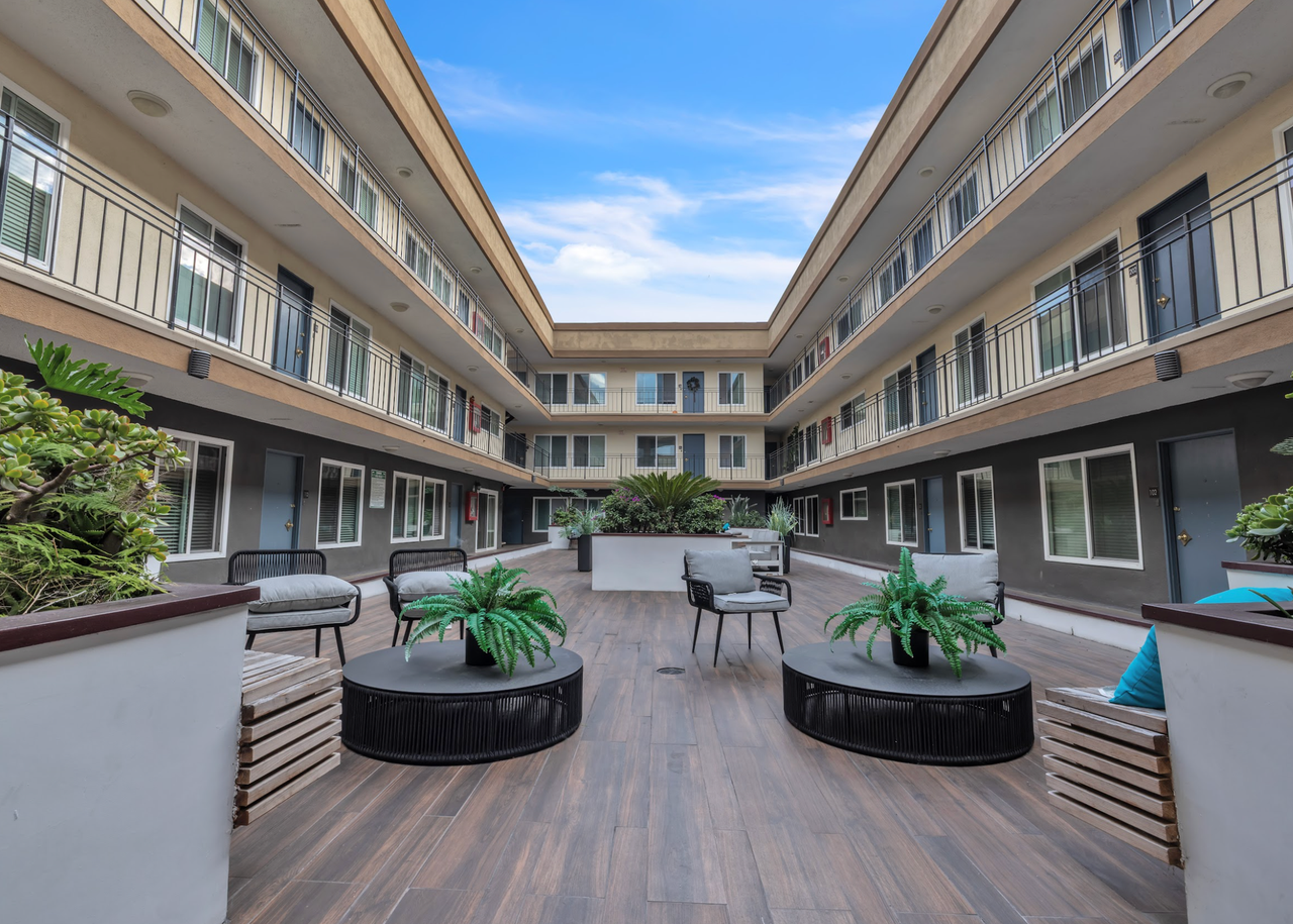 500 Ximeno Ave. - Photo 5 of 14