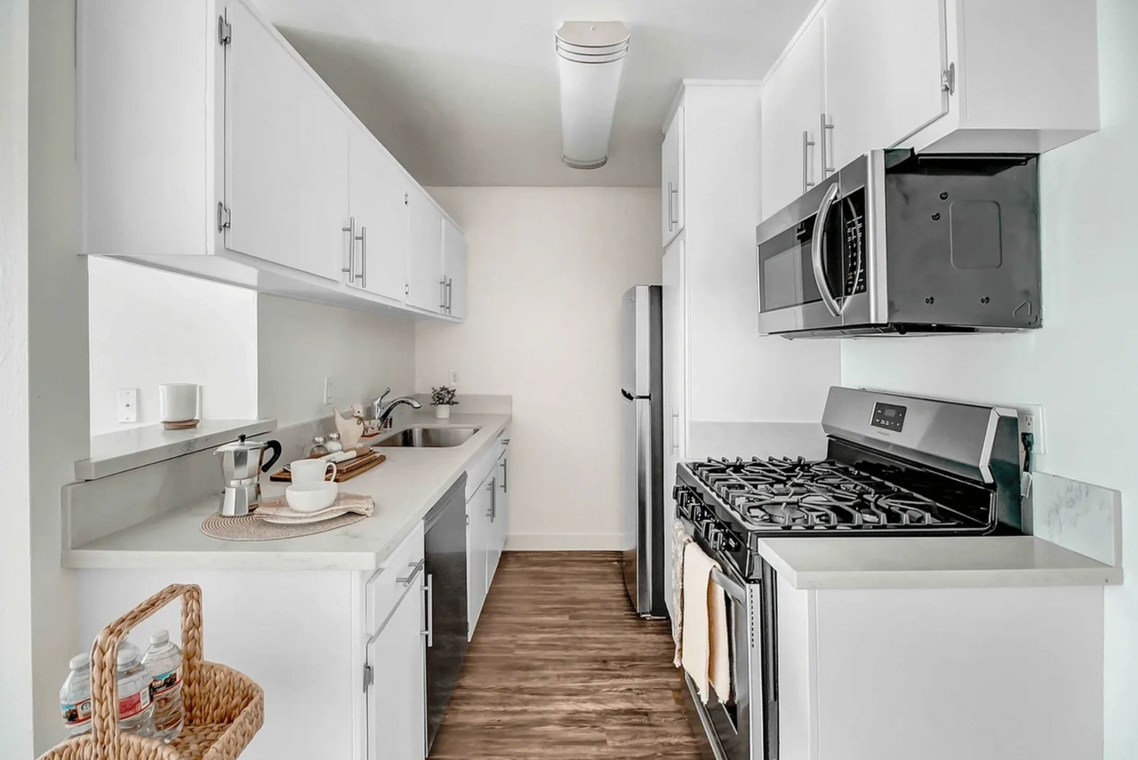 500 Ximeno Ave. - Photo 6 of 14