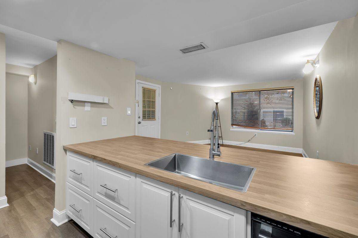 1 Front St ##113 - Photo 5 of 9