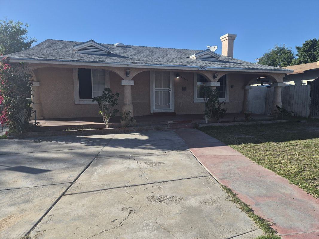 45565 King St - Photo 2 of 12