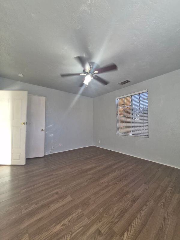 45565 King St - Photo 5 of 12