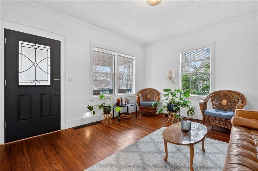 1411 Glenwood Avenue Southeast - Photo 4 of 29