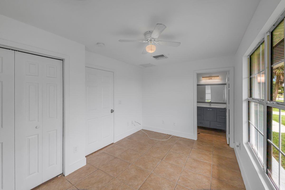 803 Monroe Drive - Photo 5 of 10