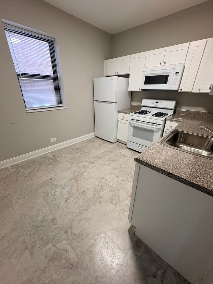 Washington West - Photo 3 of 27