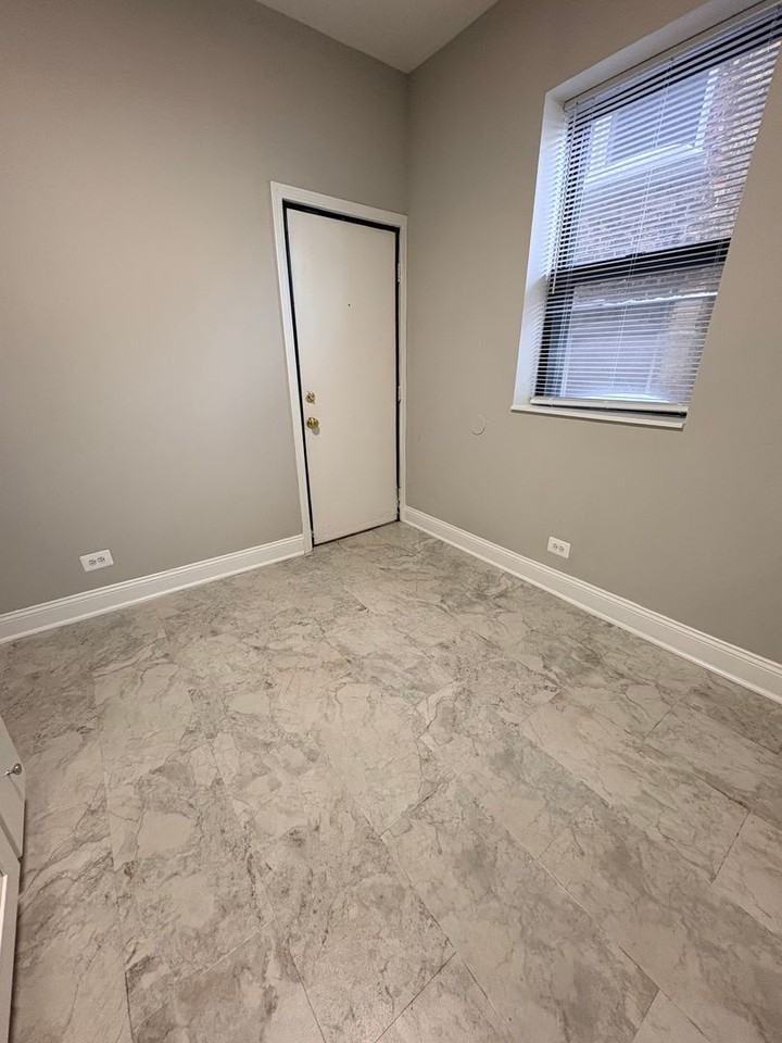 Washington West - Photo 5 of 27