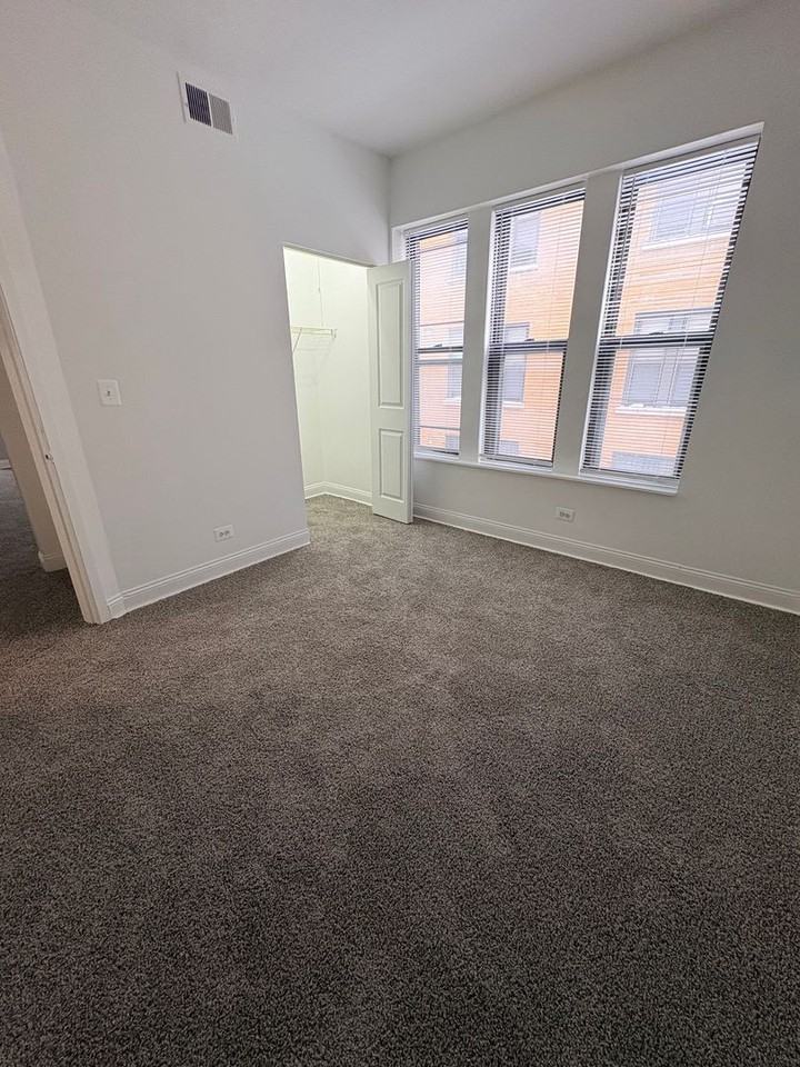 Washington West - Photo 6 of 27