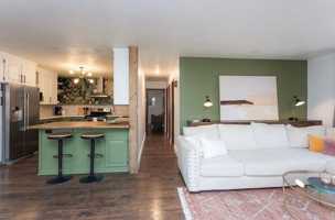 featured image of 6 Lambeth Cir