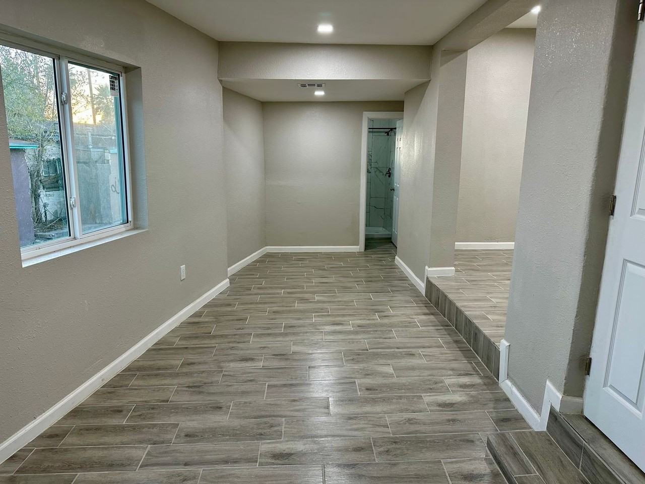 101 North Seville Drive - Photo 2 of 17