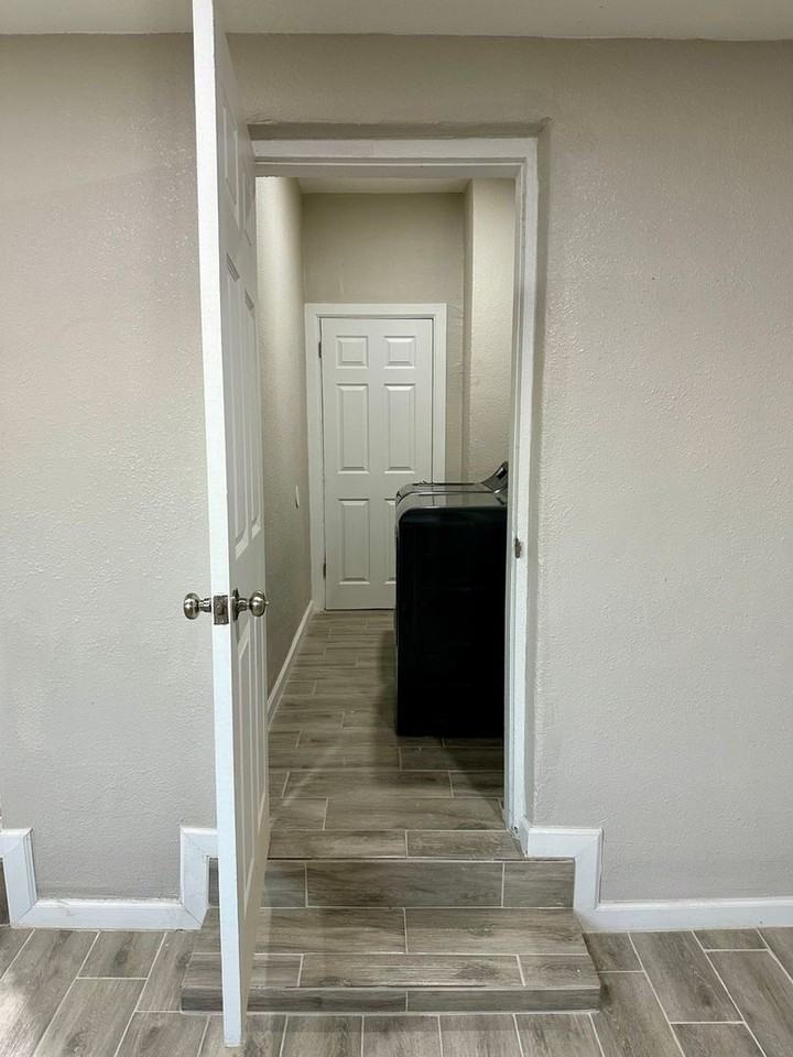 101 North Seville Drive - Photo 3 of 17