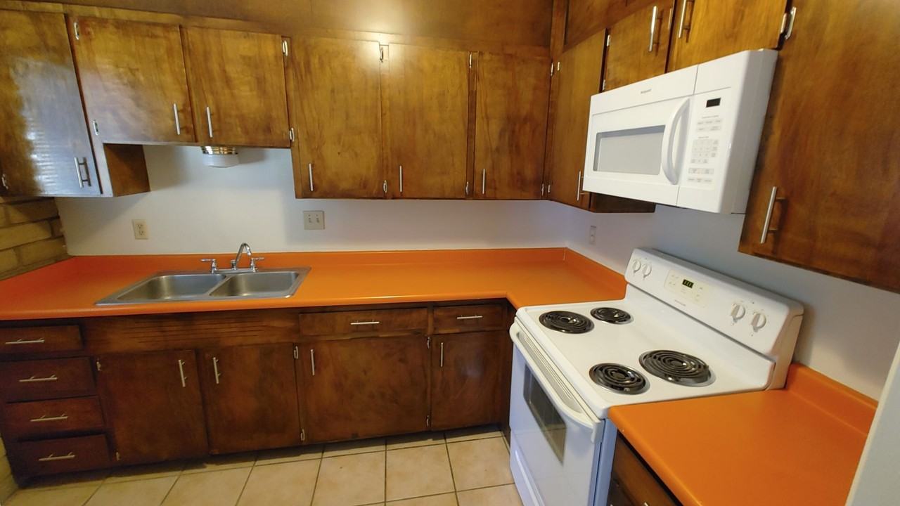 12503 - Photo 2 of 6