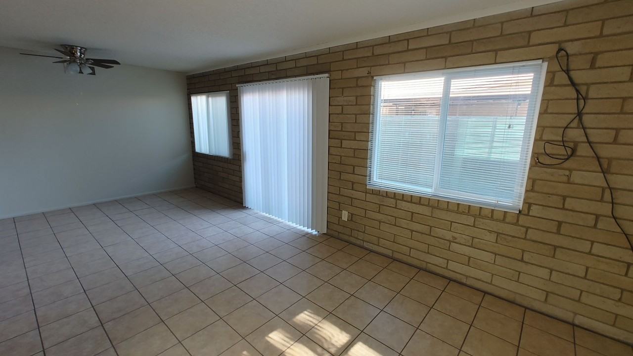 12503 - Photo 3 of 6