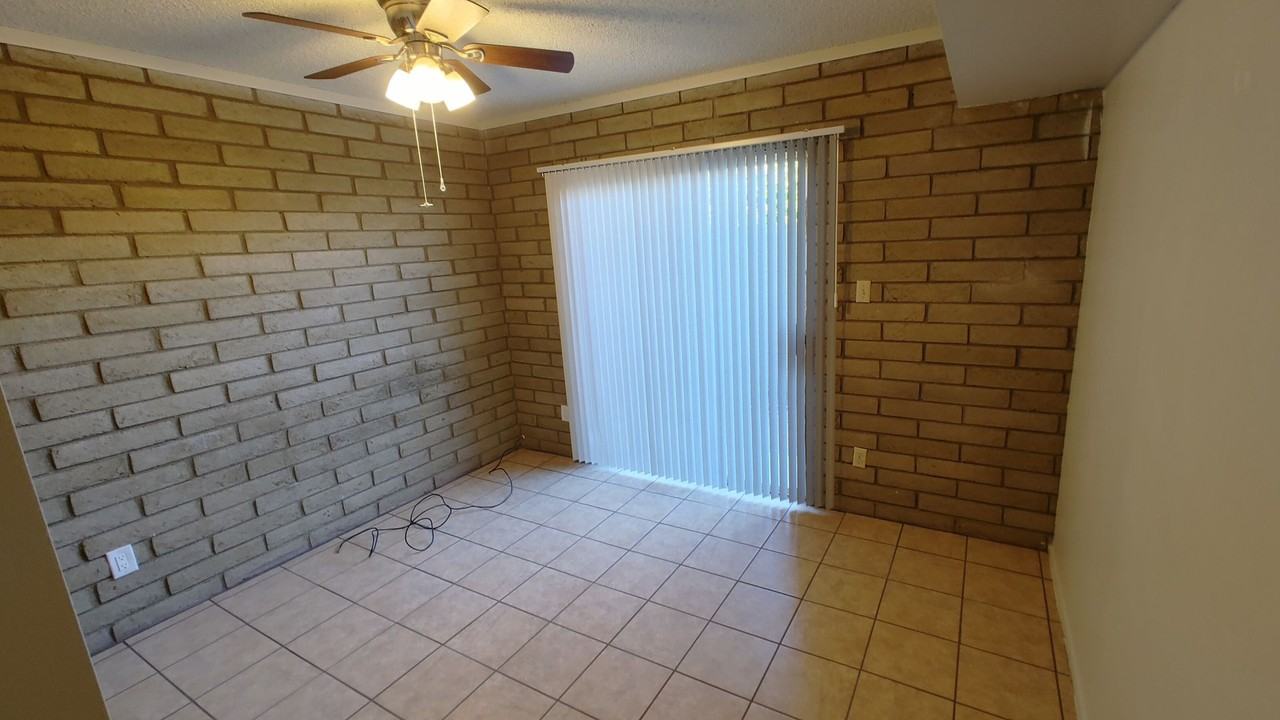 12503 - Photo 4 of 6