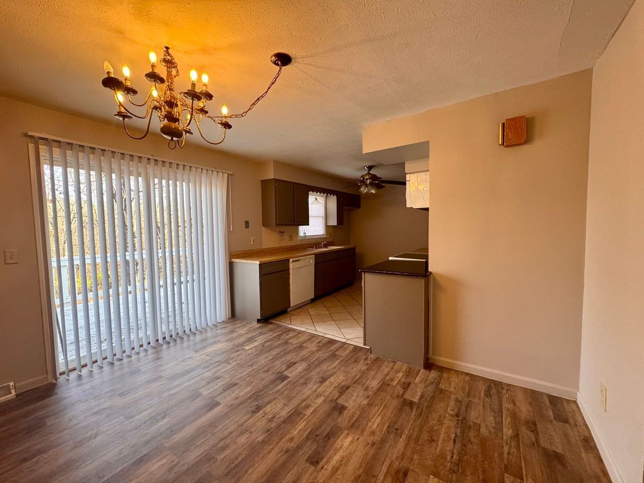 209 Frances Street - Photo 5 of 22