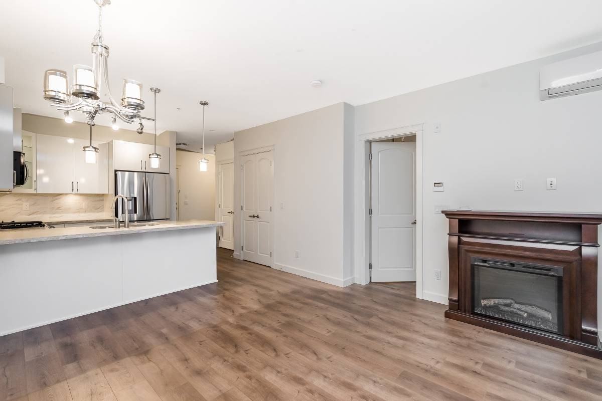 8538 203A Street #410 - Photo 5 of 13