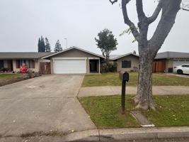 featured image of 1036 Mirror Lake Drive