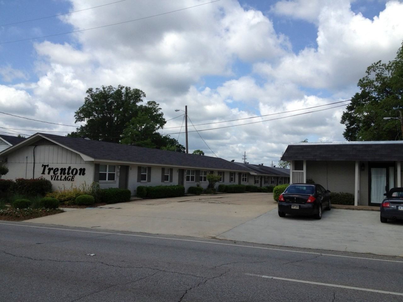 606 S Trenton St #6 - Photo 2 of 5