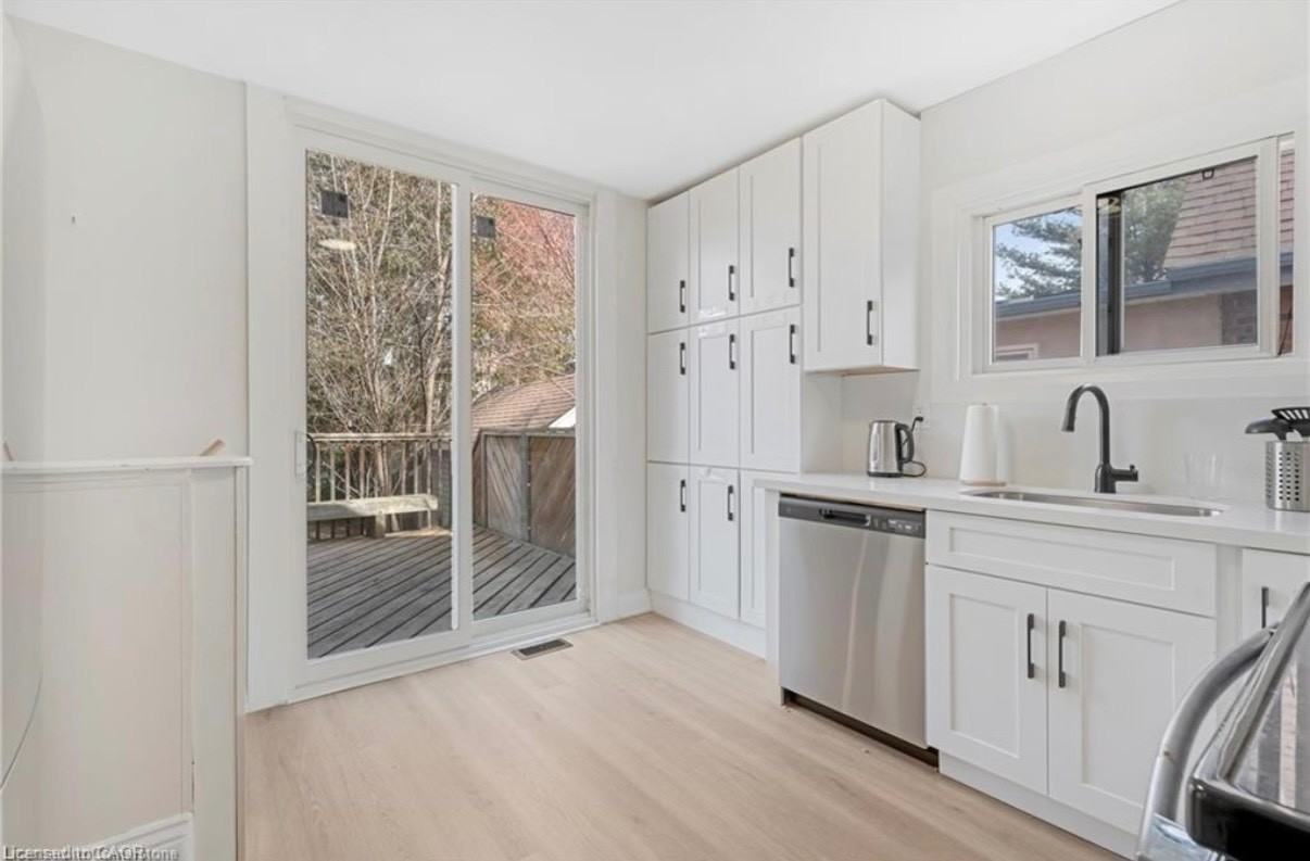 76 Barclay Street - Photo 7 of 16