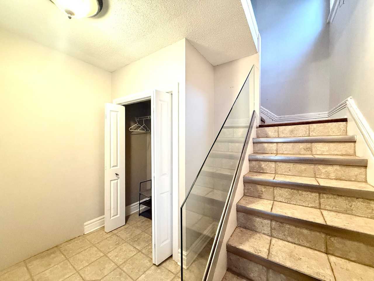 101 Louisa Street - Photo 2 of 24