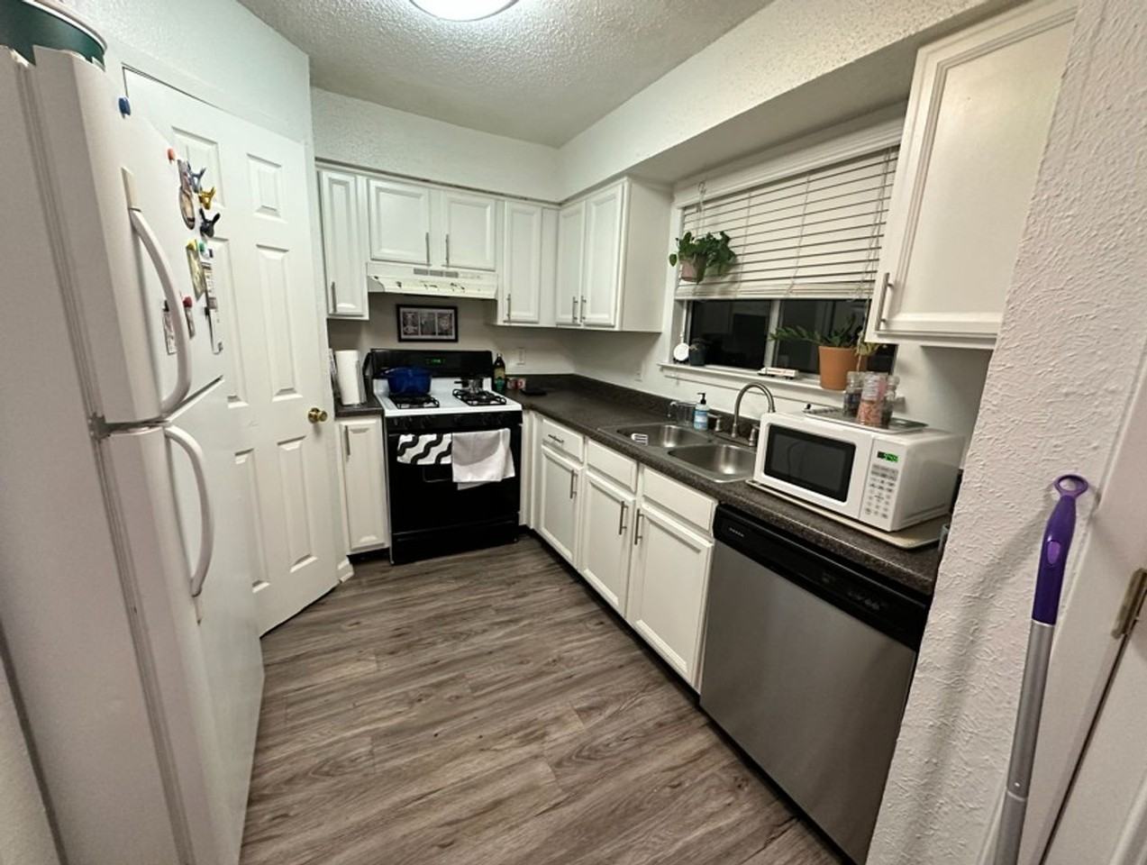 2005 Glen Allen St - Photo 5 of 13