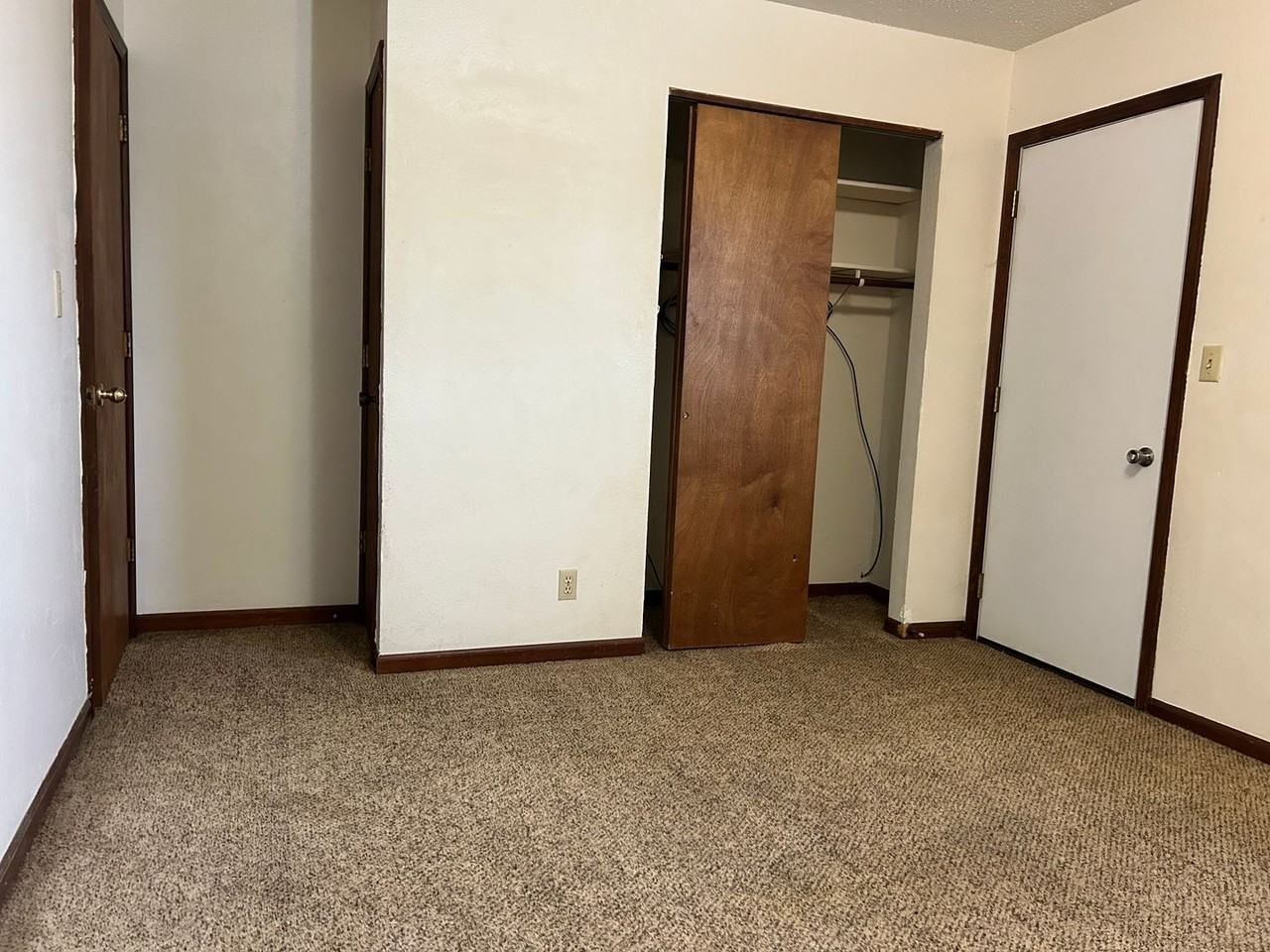 903 Windwood Drive #D - Photo 7 of 9