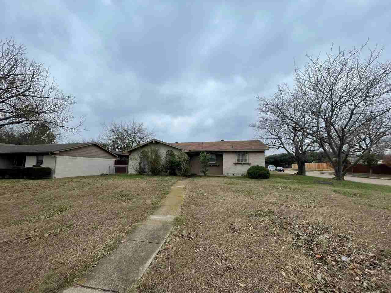 1202 Ontario Dr - Photo 2 of 11