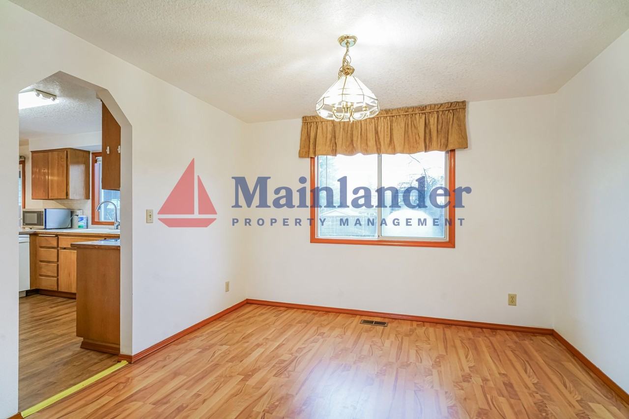 845 Ne 53rd Ave - Photo 5 of 24