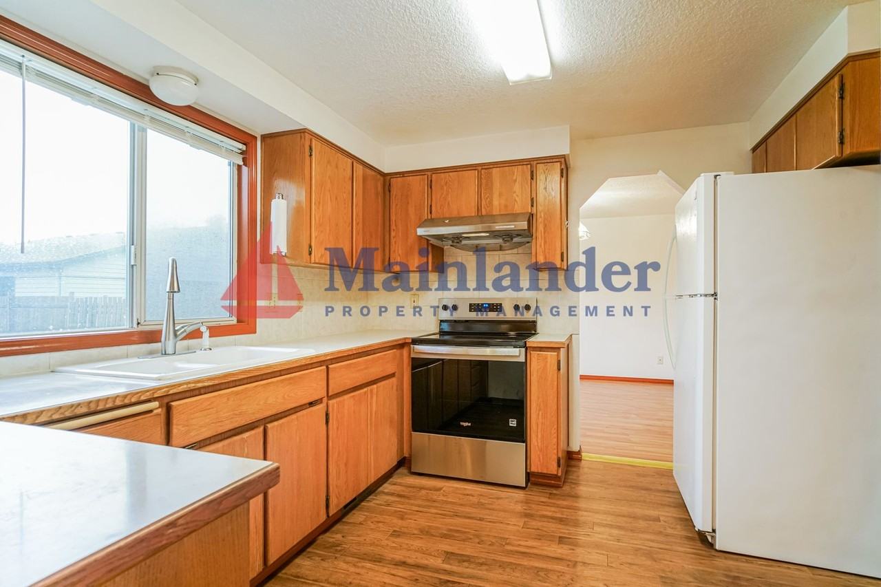 845 Ne 53rd Ave - Photo 7 of 24