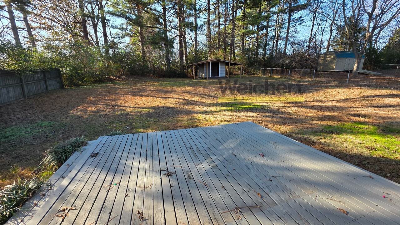 210 Tracy Lane - Photo 2 of 13