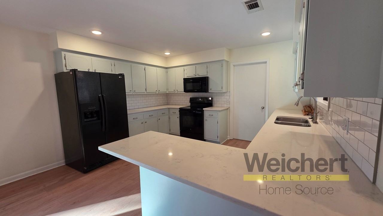 210 Tracy Lane - Photo 5 of 13