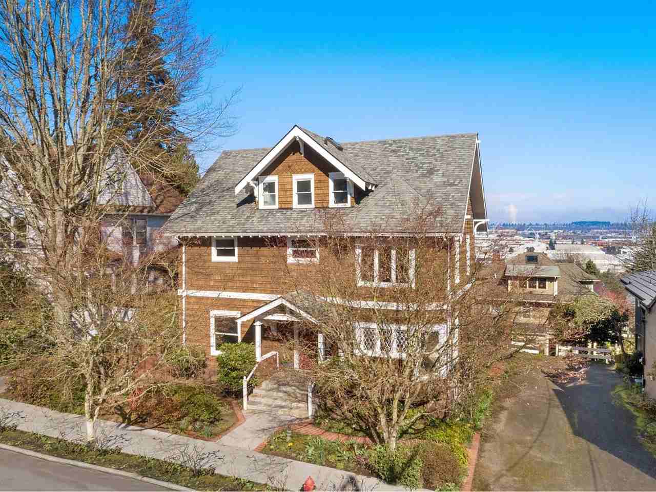 3309 Northwest Thurman Street