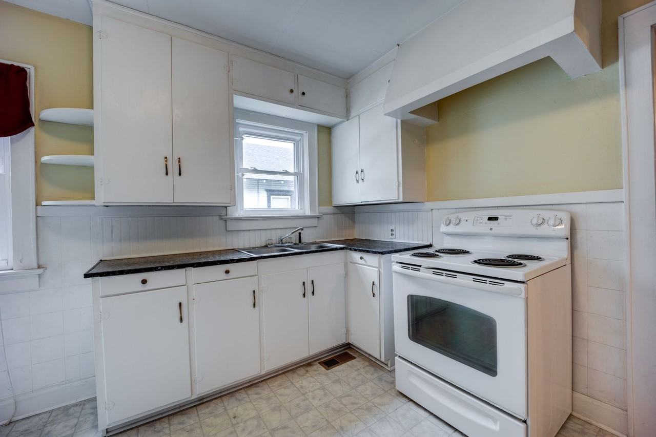 625 Clifton Ct - Photo 5 of 21