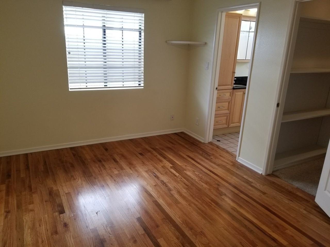 1026 Avenue A - Photo 7 of 26