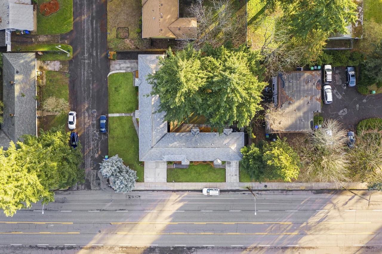 137th Ave (3183) - Photo 5 of 26