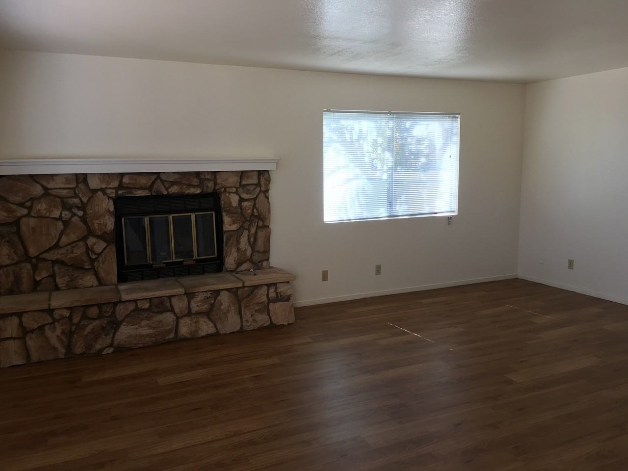 1961 Moss Beach Ct - Photo 4 of 8