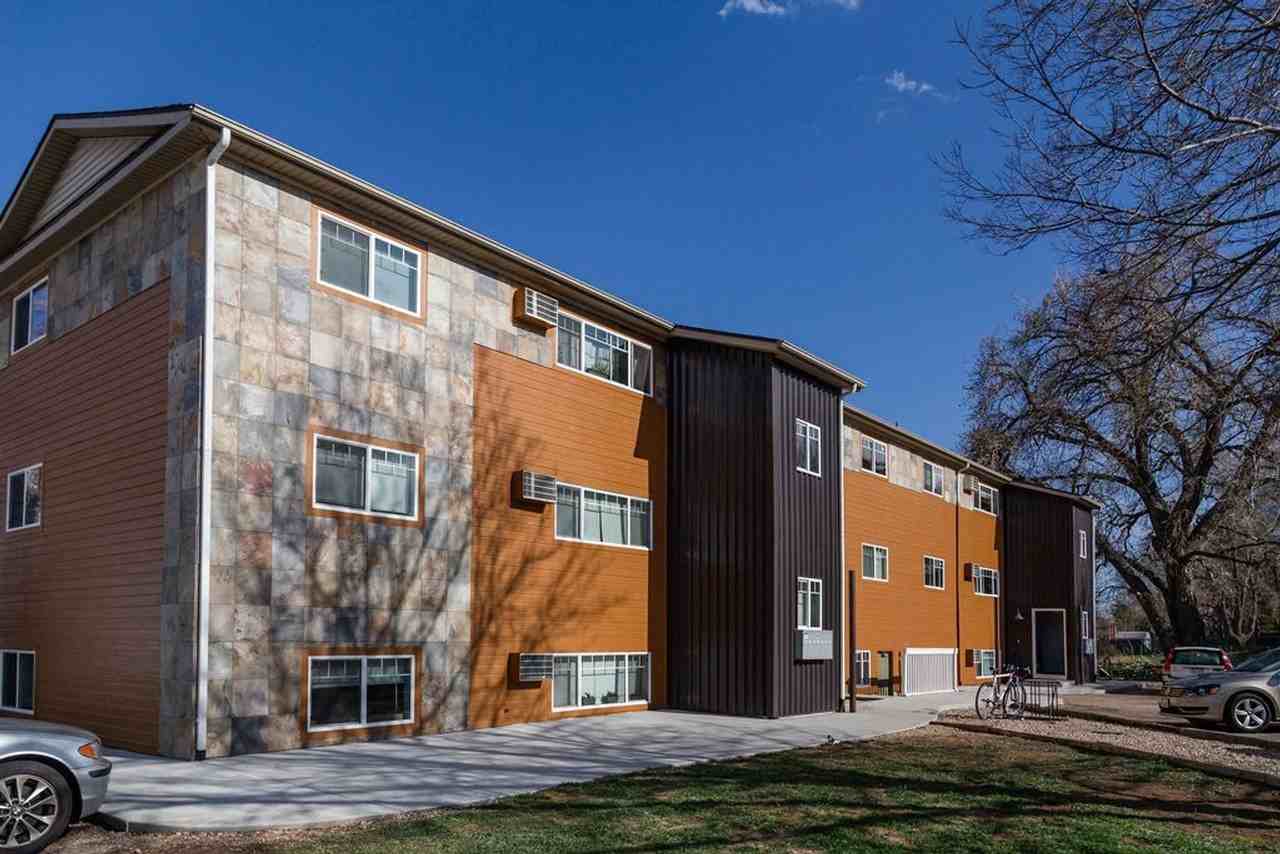 2628 Redwing Rd - Photo 2 of 22