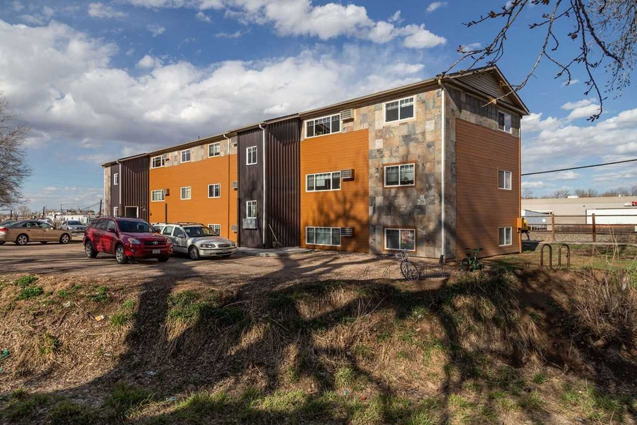 2628 Redwing Rd - Photo 7 of 22