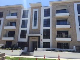 featured image of 121 North Clark Drive