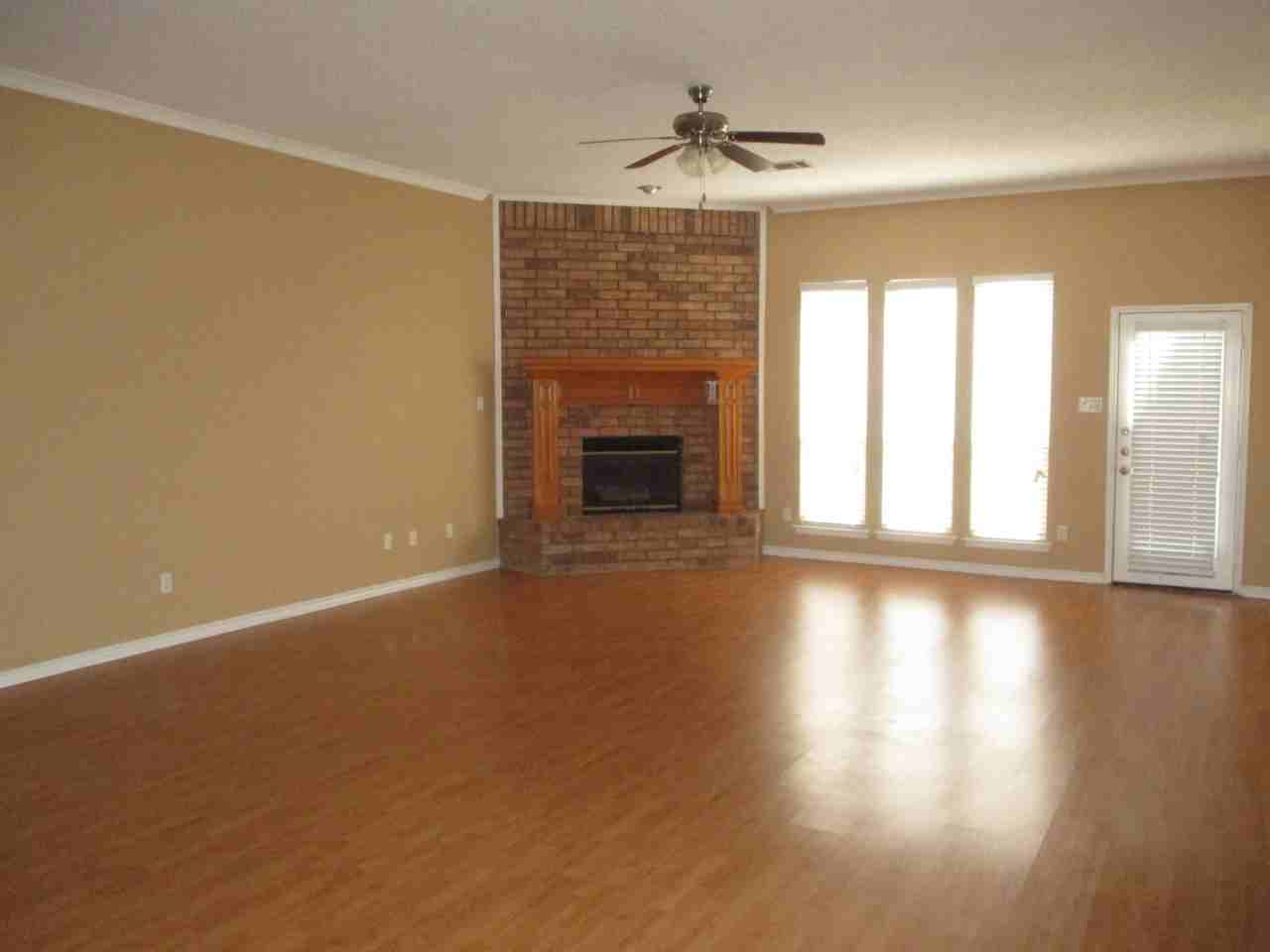 740 Regalwood Dr - Photo 3 of 20