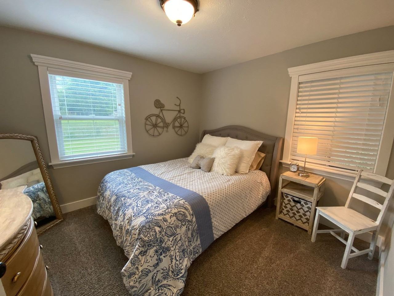 40 200 West - Photo 3 of 11