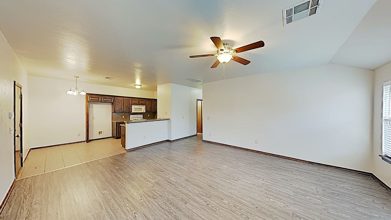1722 W Palm Pl - Photo 2 of 15