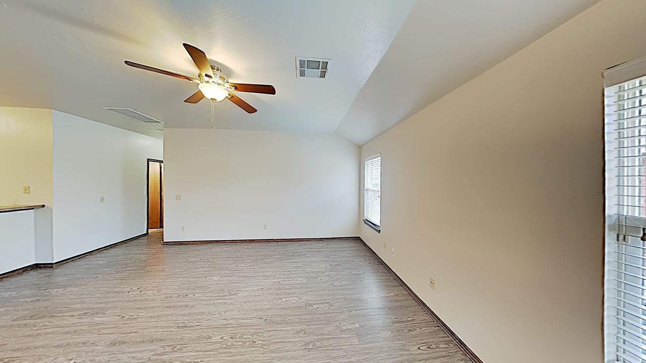 1722 W Palm Pl - Photo 3 of 15