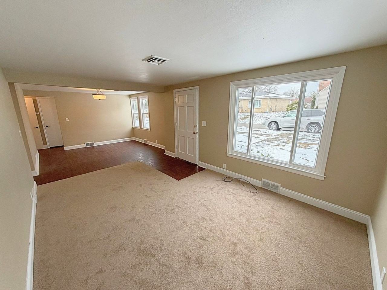 3908 Hanlin Way - Photo 3 of 14