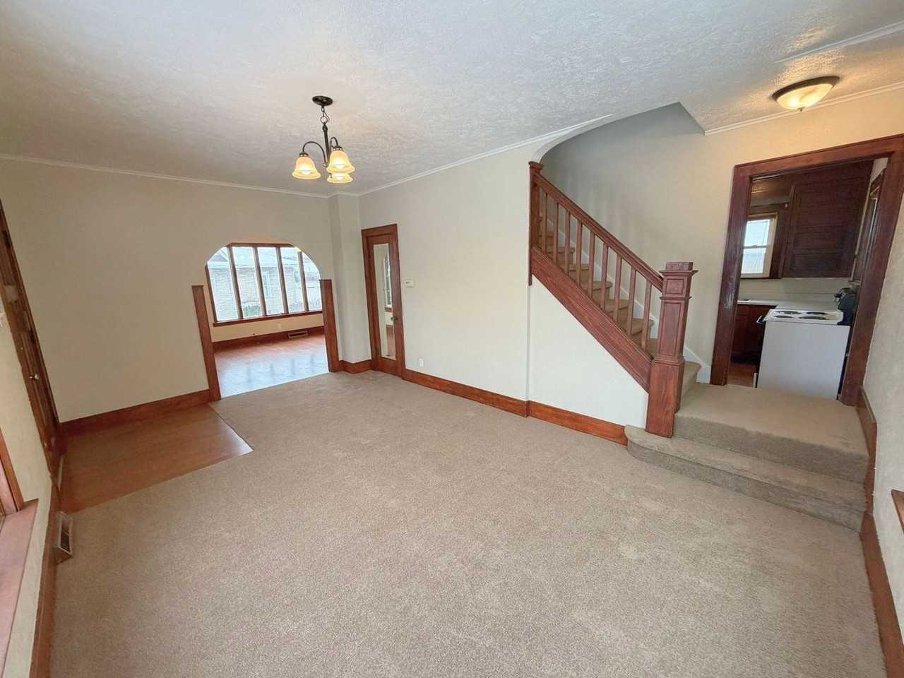 3741 Lindberg Way - Photo 7 of 30