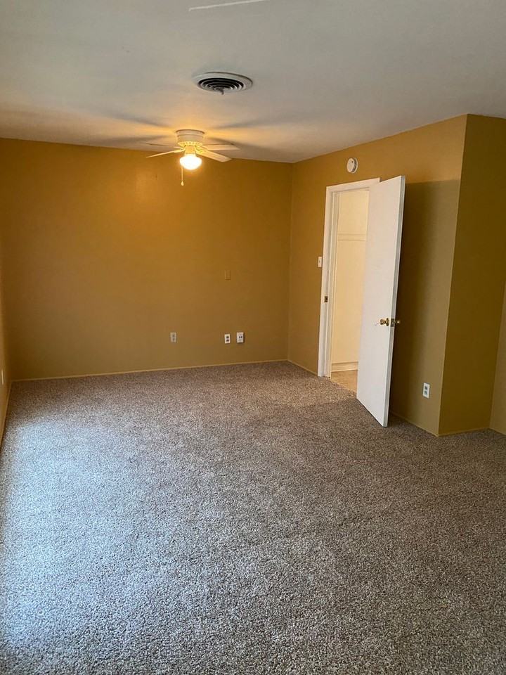 1146 Fenwick Drive - Photo 2 of 35
