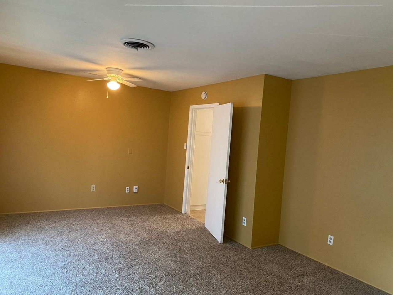 1146 Fenwick Drive - Photo 3 of 35