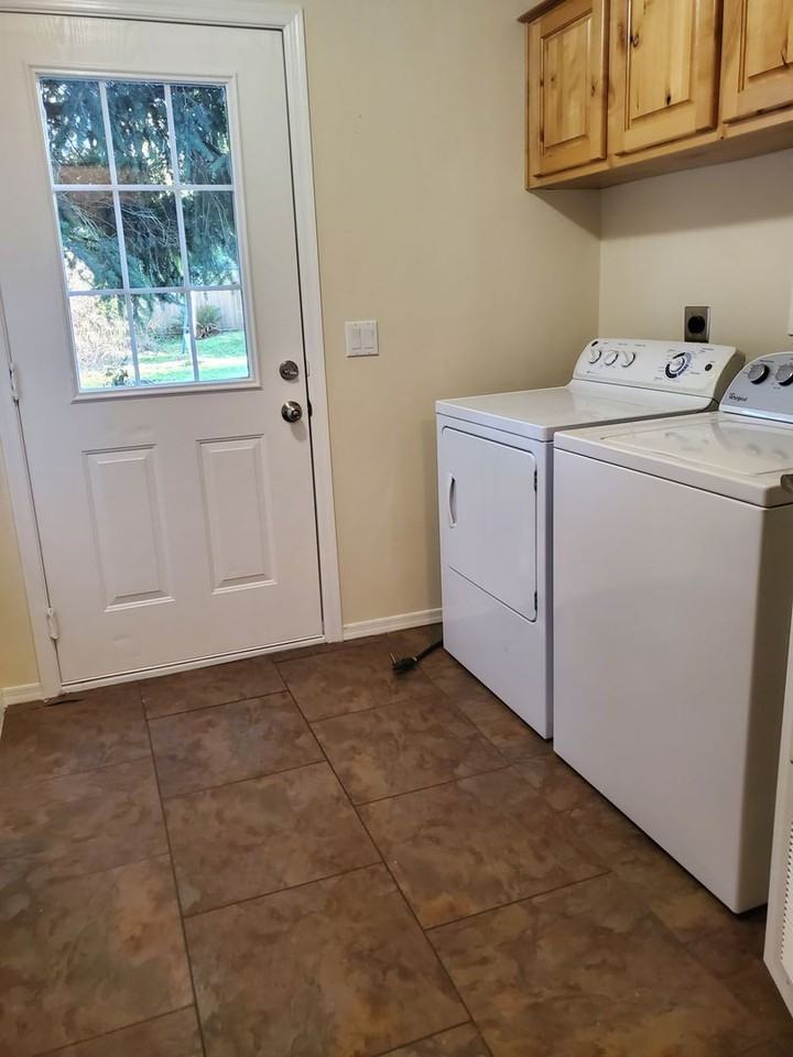 4991 Highland Dr - Photo 6 of 12