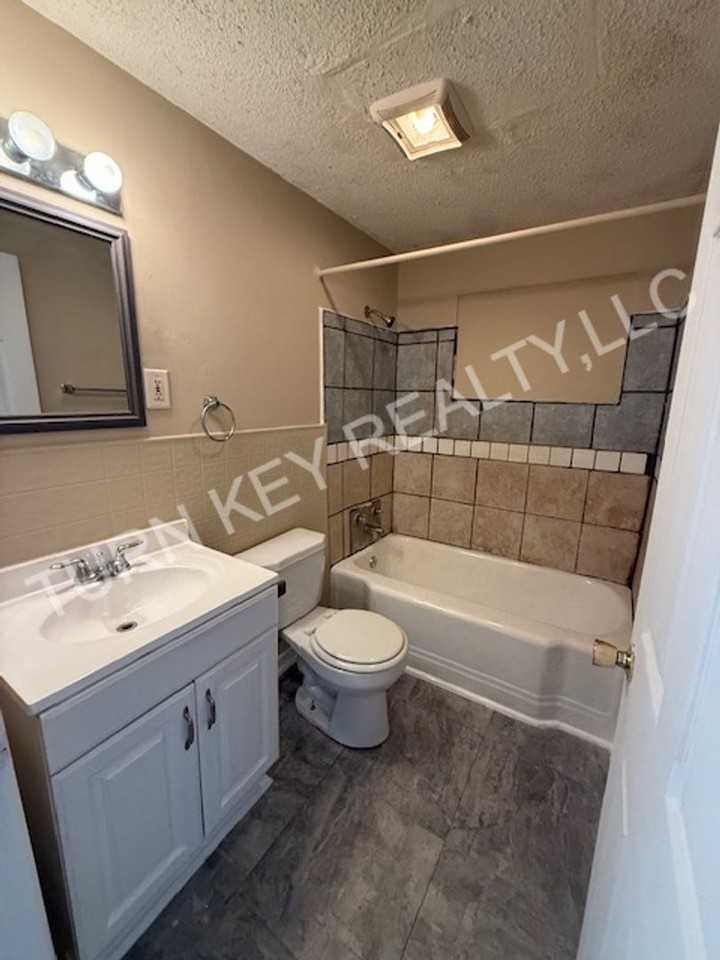 524 Ozark Ct - Photo 3 of 12