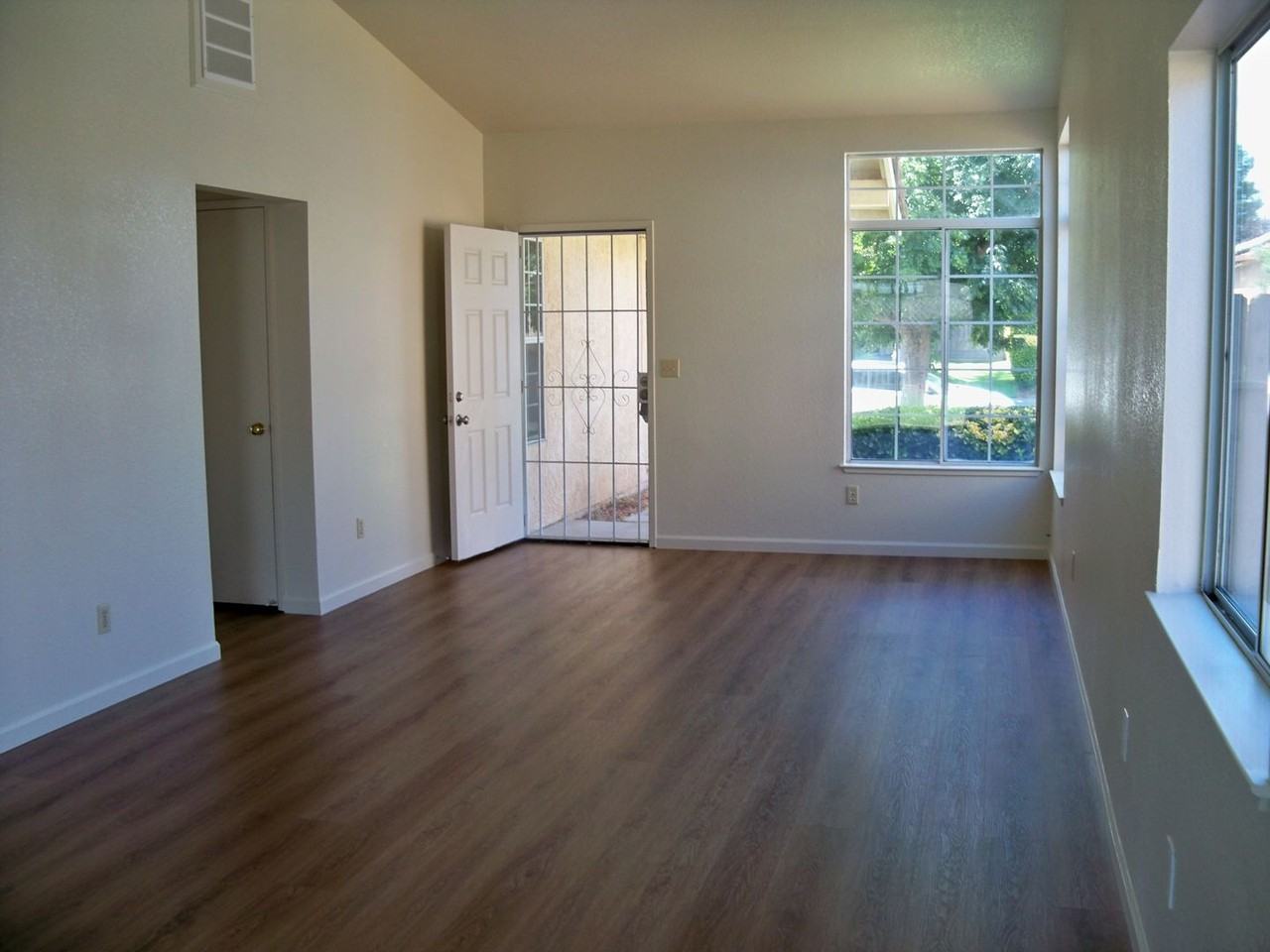 3717 Wilmington Way - Photo 3 of 17