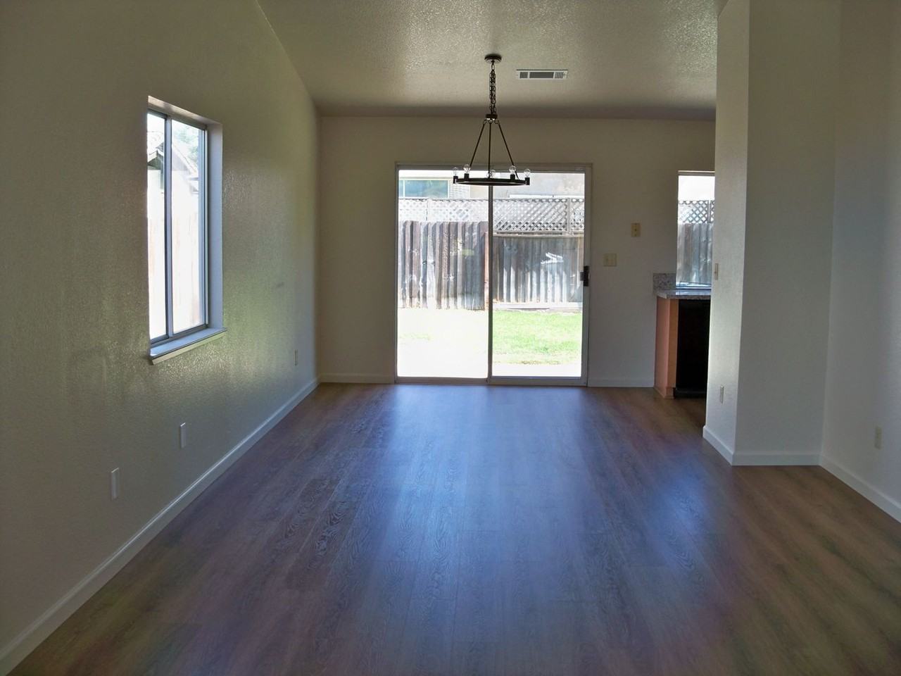 3717 Wilmington Way - Photo 4 of 17