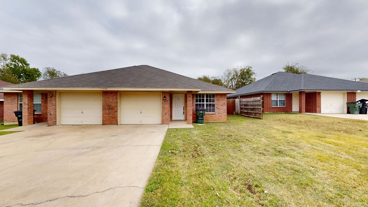 1406 Van Zanten Ct #B - Photo 5 of 19